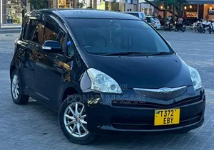 Toyota Ractis 1.3 FWD 2007 Black