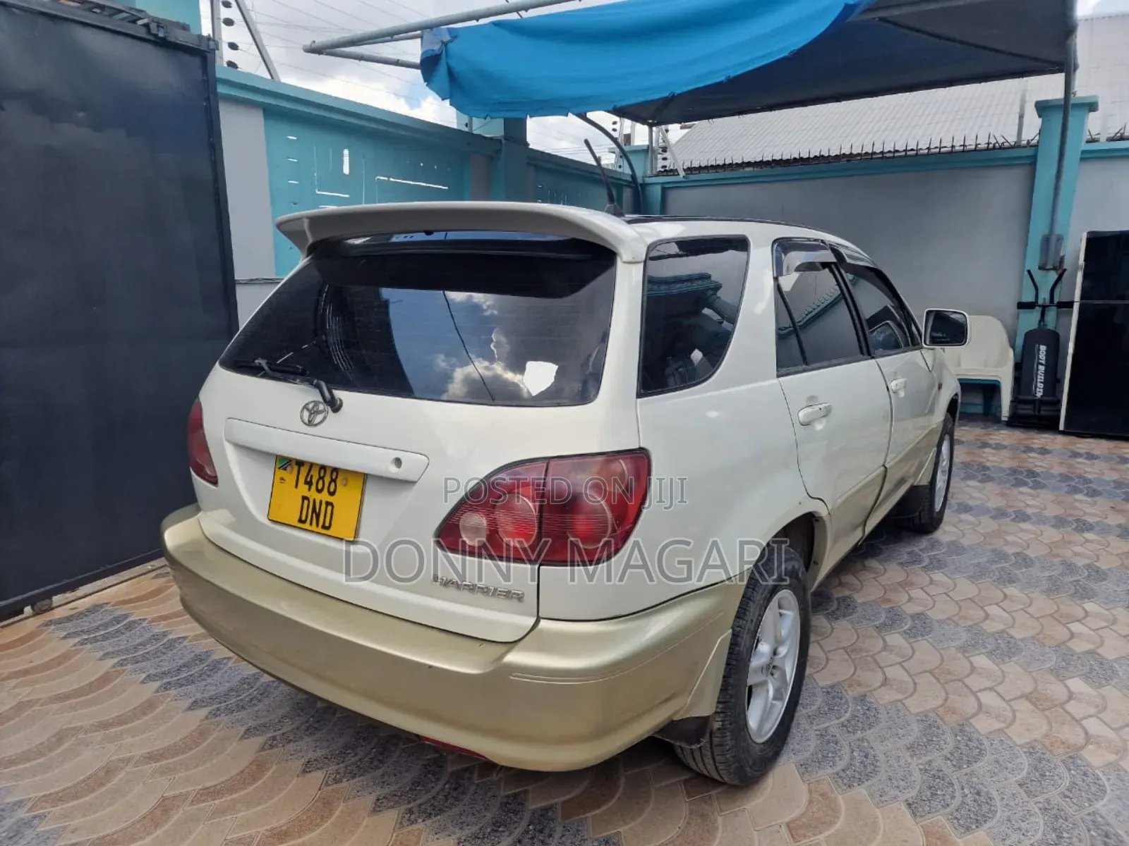 Toyota Harrier 2000 White
