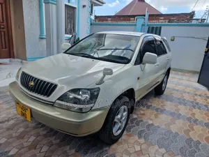Toyota Harrier 2000 White