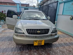 Toyota Harrier 2000 White