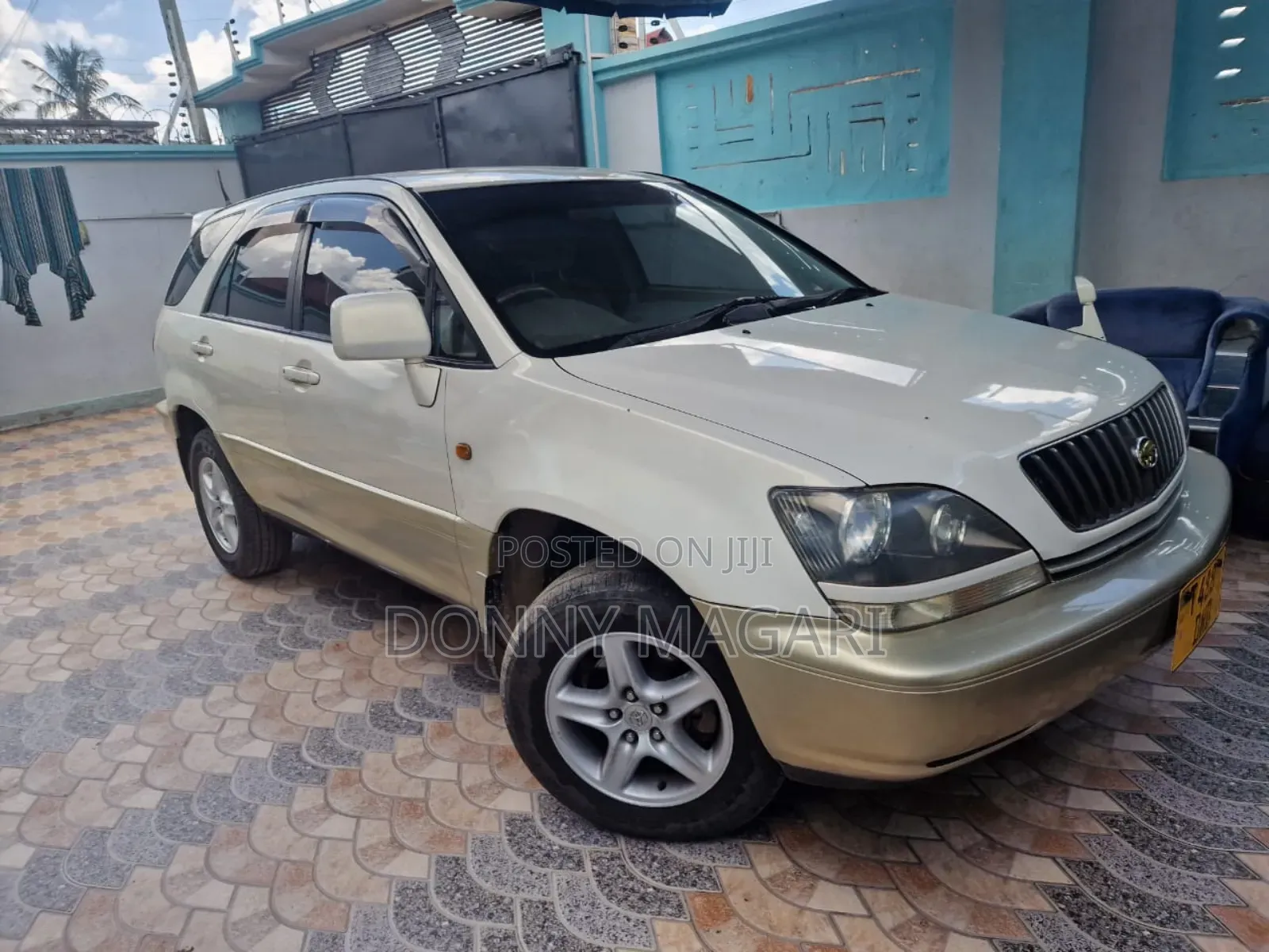 Toyota Harrier 2000 White