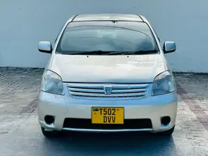 Toyota Raum 2005 Silver