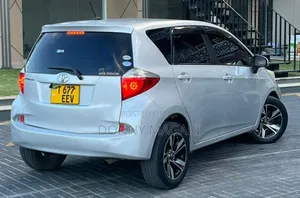 Toyota Ractis 2013 Silver