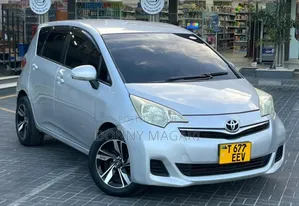 Toyota Ractis 2013 Silver