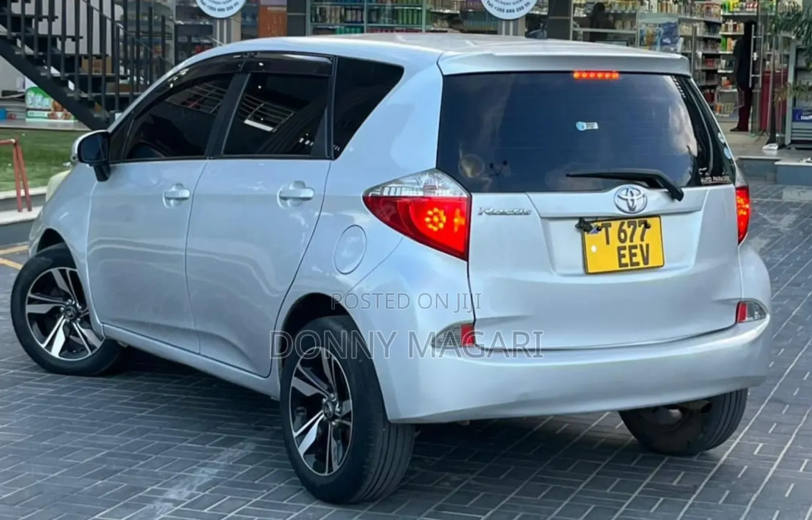Toyota Ractis 2013 Silver