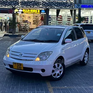 Toyota IST 2005 White