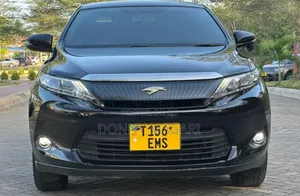 Toyota Harrier 2.0 2015 Black