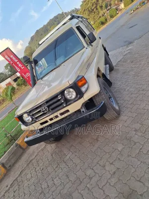 Toyota Land Cruiser 2015 Gold