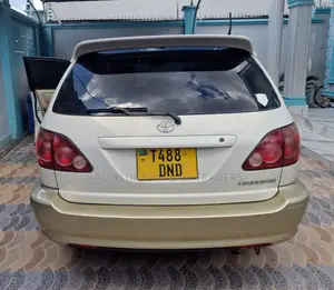 Toyota Harrier 2005 White