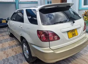 Toyota Harrier 2005 White