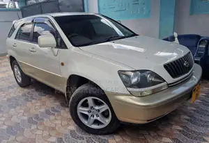 Toyota Harrier 2005 White