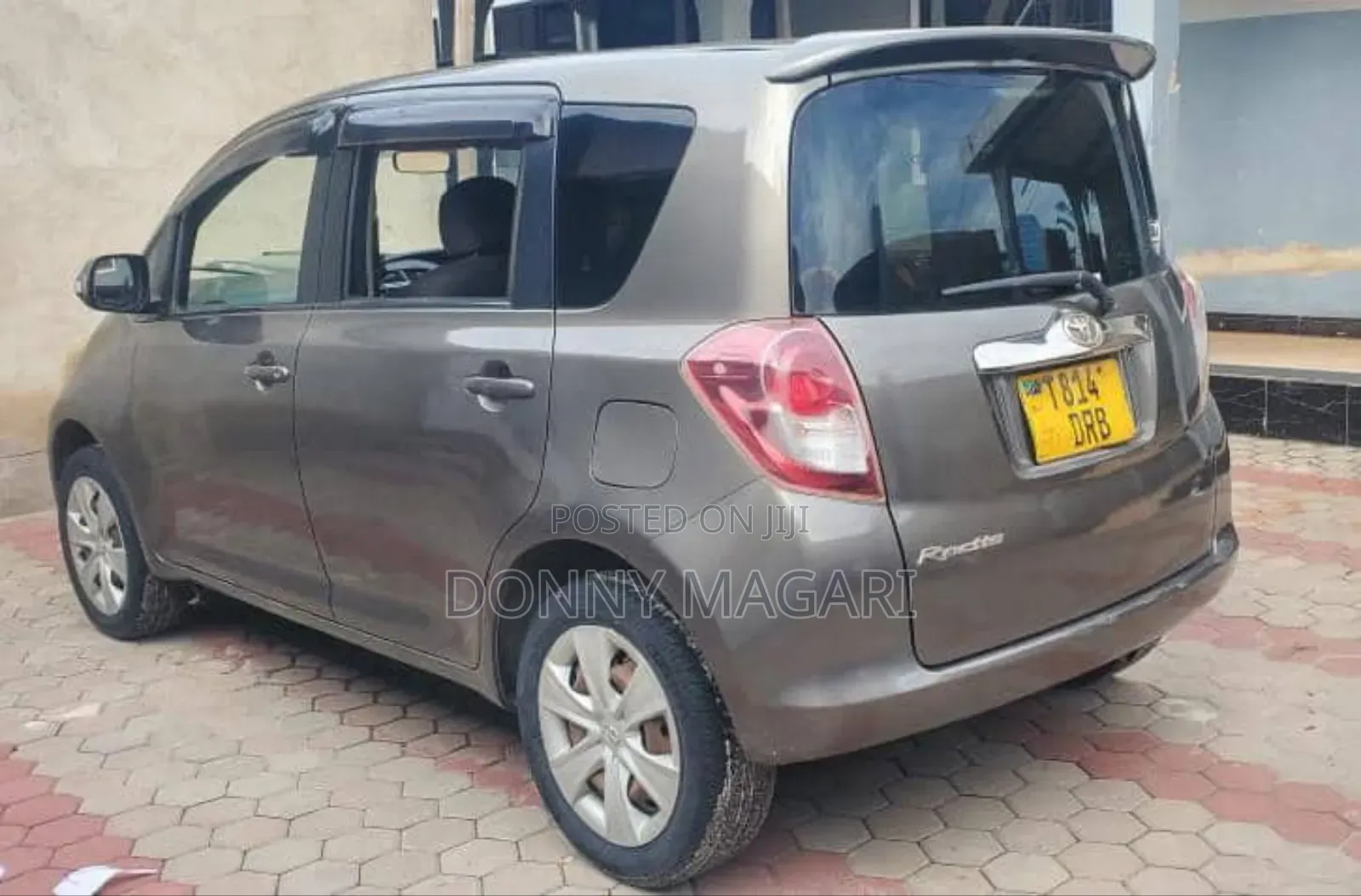 Toyota Ractis 1.5 AWD 2008 Gray