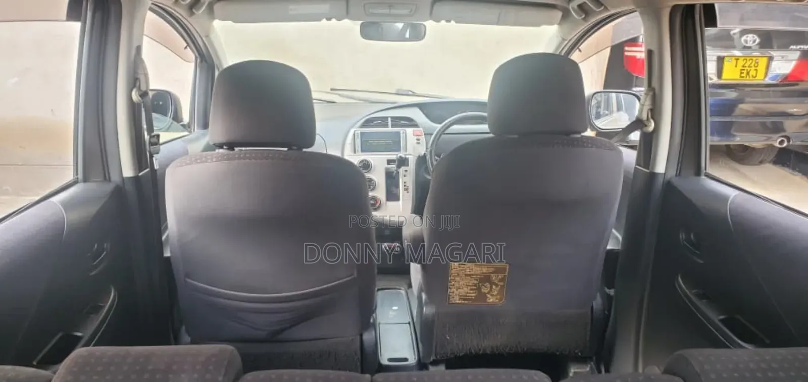 Toyota Ractis 1.5 AWD 2008 Gray
