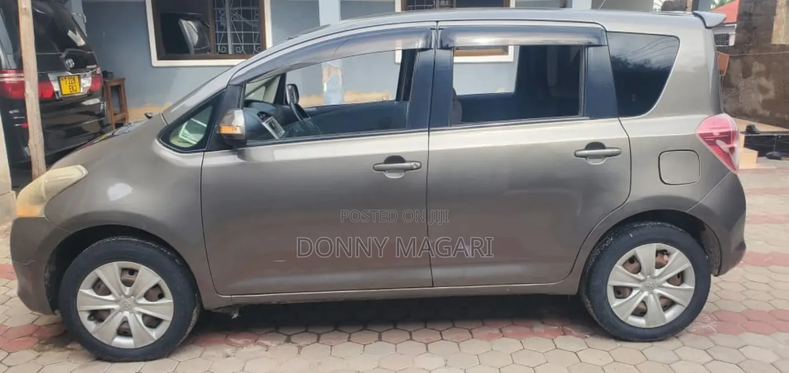 Toyota Ractis 1.5 AWD 2008 Gray