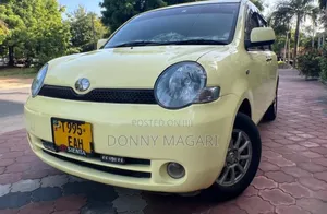 Toyota Sienta 1.5 AWD 2005 Yellow
