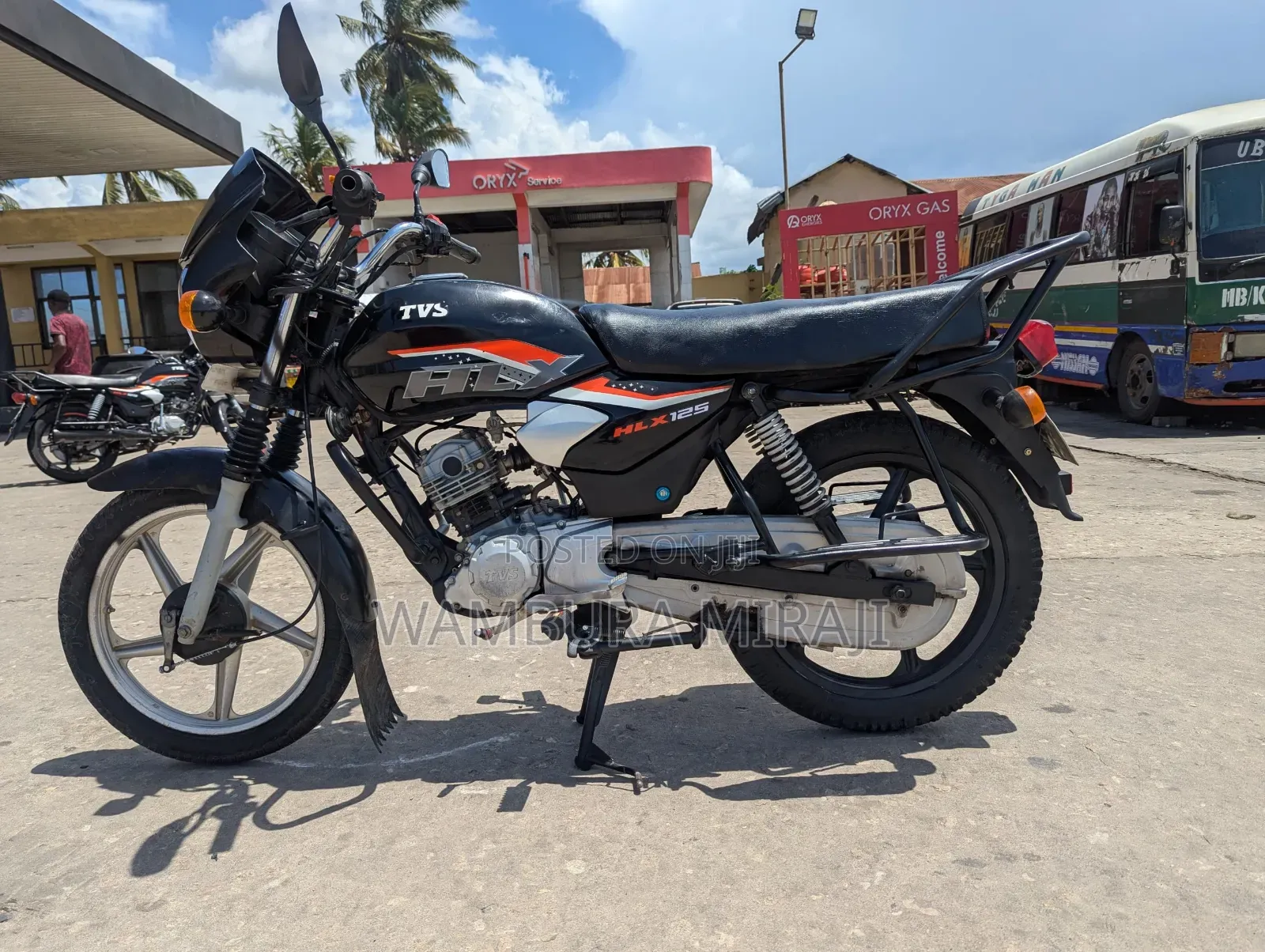 New TVS HLX 125 2025 Black