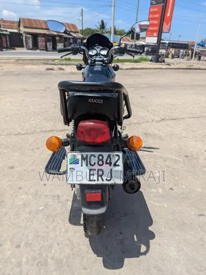 New TVS HLX 125 2025 Black