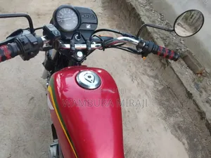 Honda CB 2025 Red