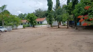 Eneo La Biashara Linauzwa Mwandege Camp Site