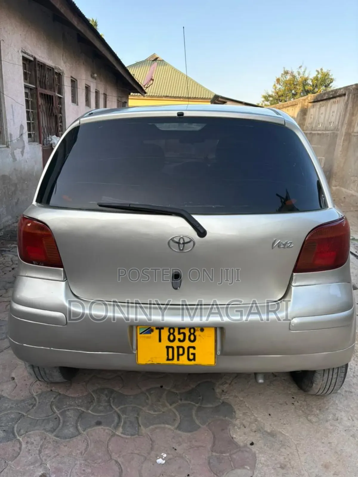 Toyota Vitz 2005 Gold