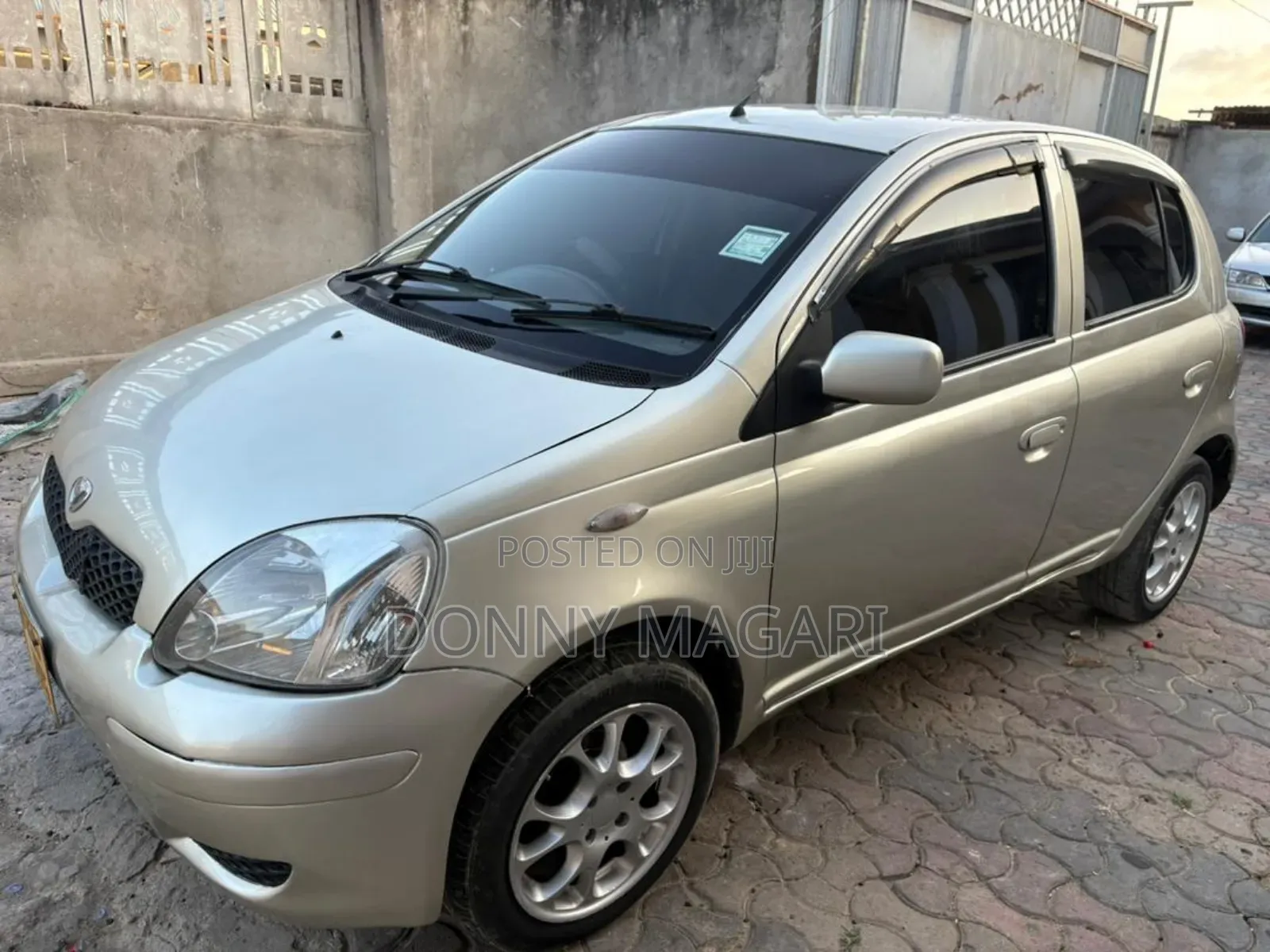 Toyota Vitz 2005 Gold