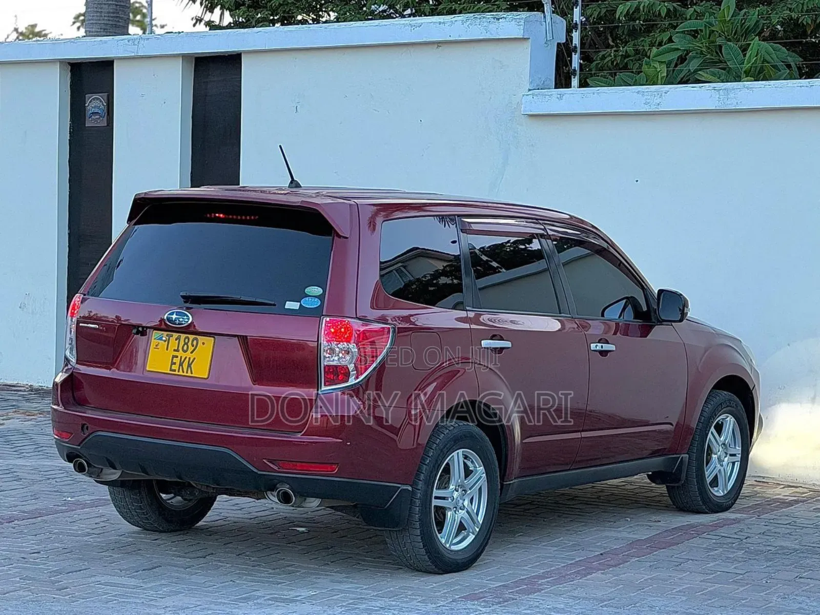 Subaru Forester 2.0D X 2011 Maroon