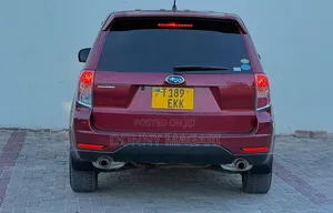 Subaru Forester 2.0D X 2011 Maroon