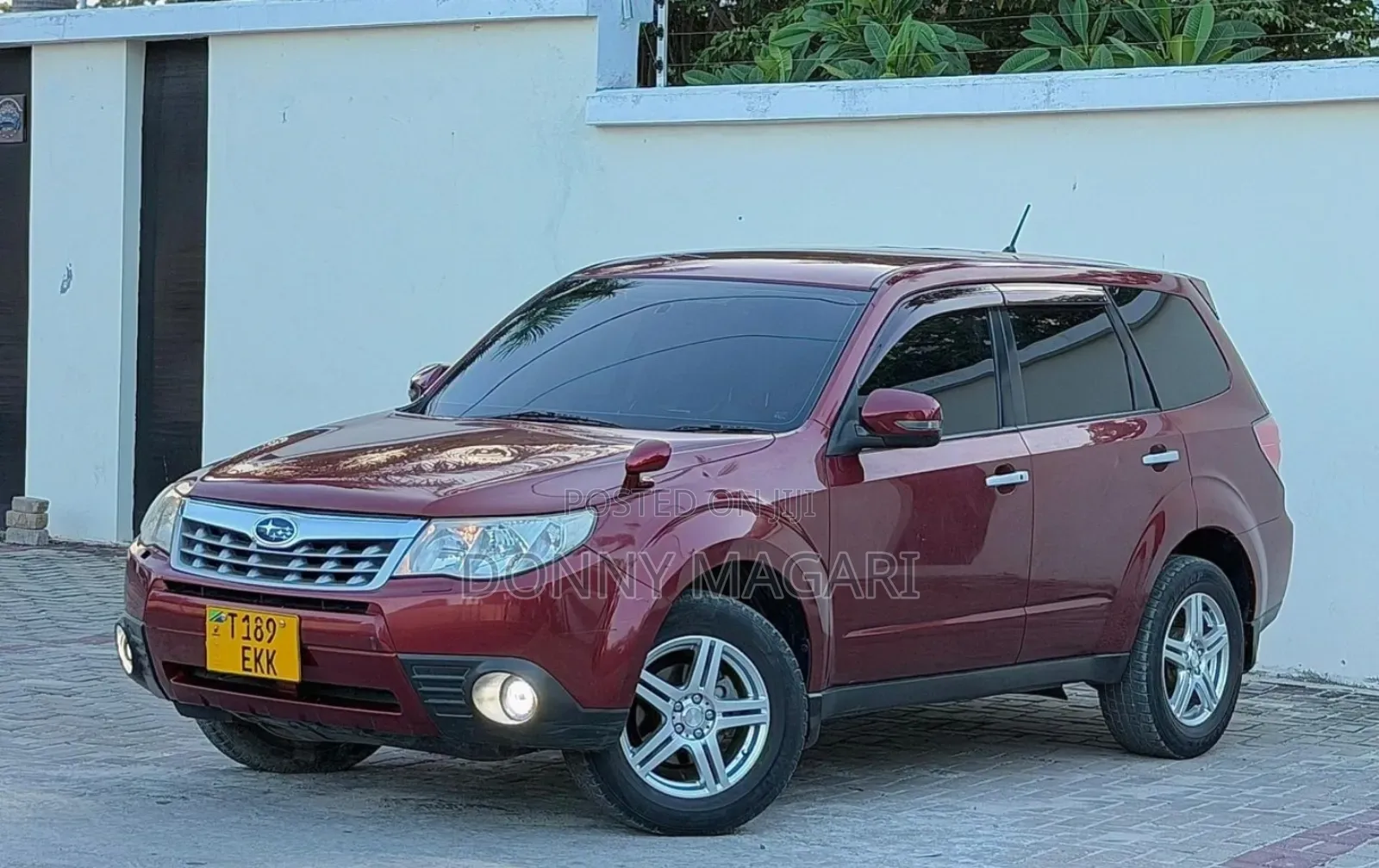 Subaru Forester 2.0D X 2011 Maroon