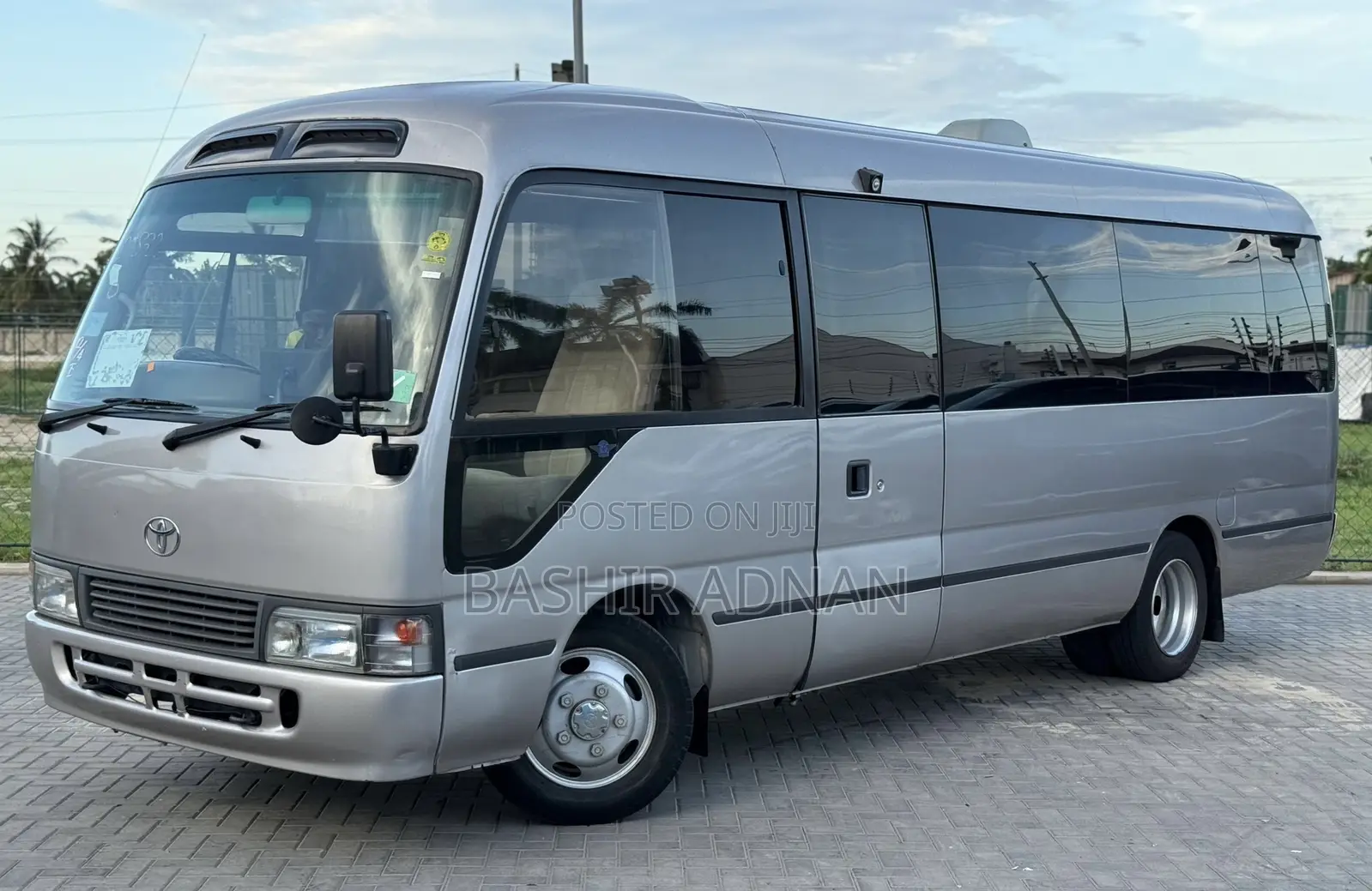 Toyota Coaster 1998 Silver