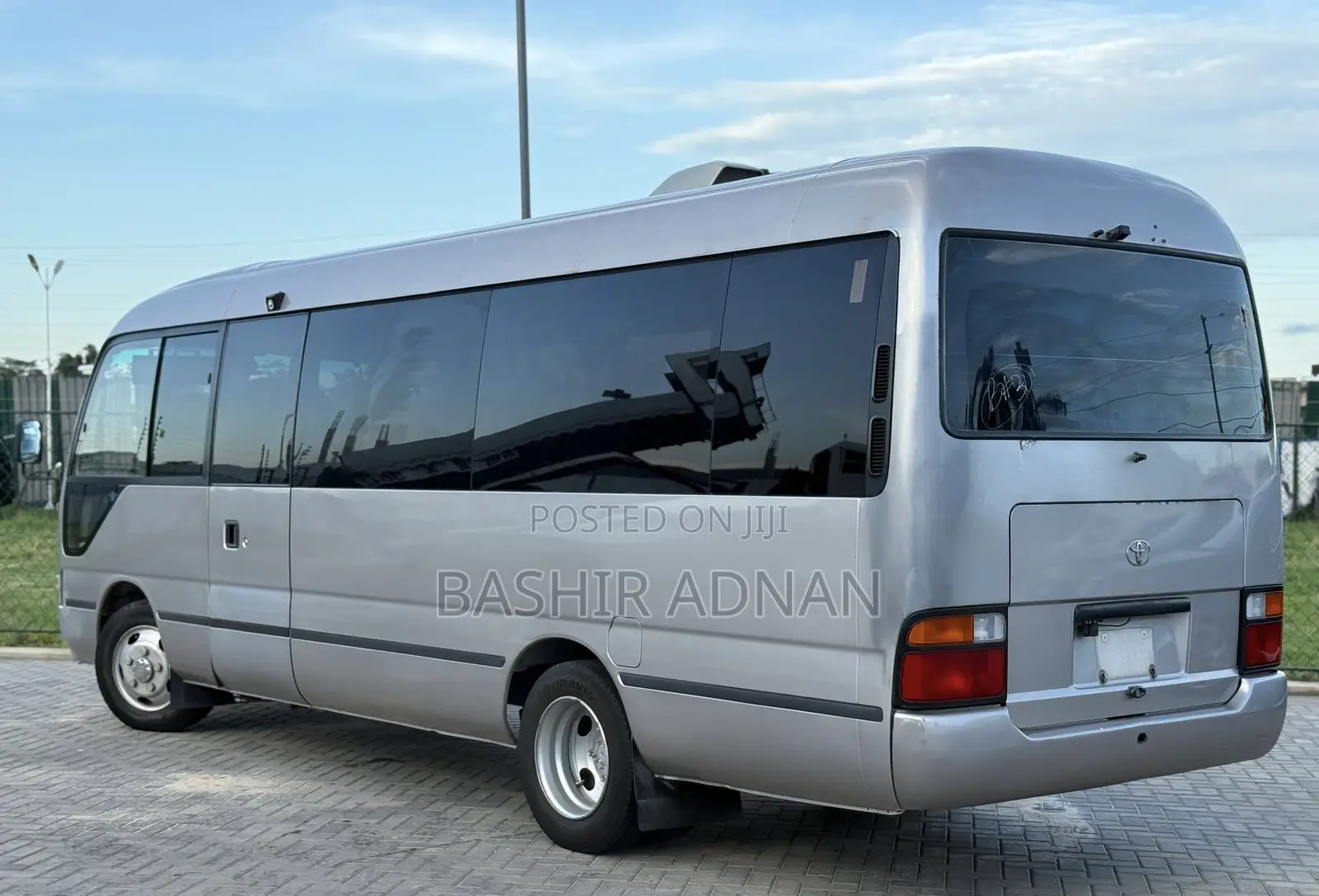 Toyota Coaster 1998 Silver