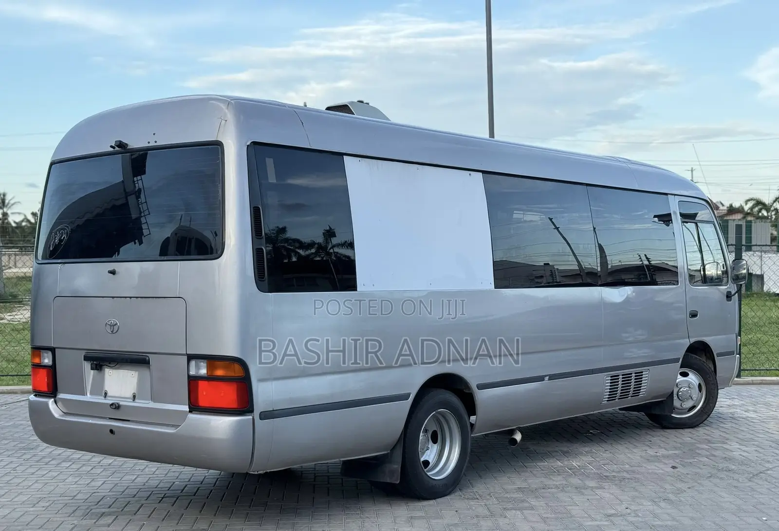Toyota Coaster 1998 Silver
