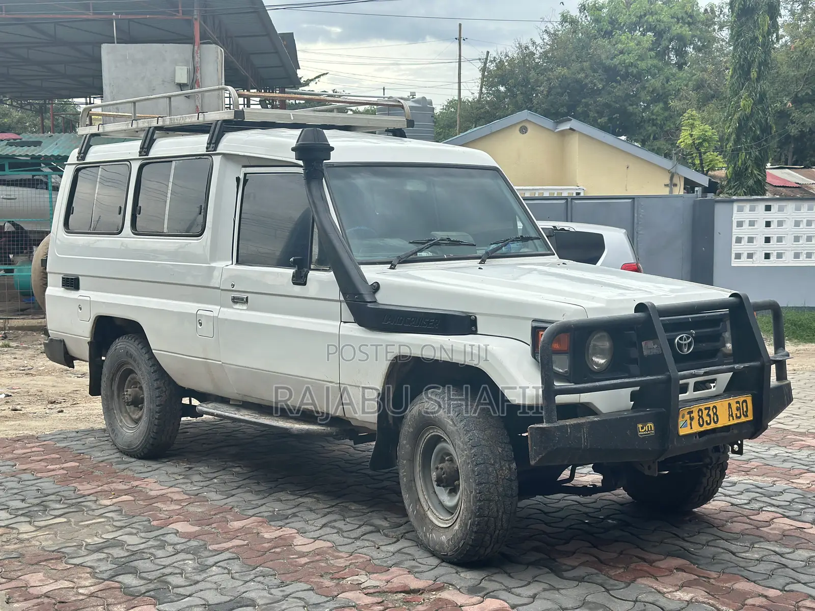 Toyota Land Cruiser 90 1997 White
