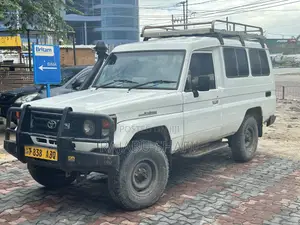 Toyota Land Cruiser 90 1997 White