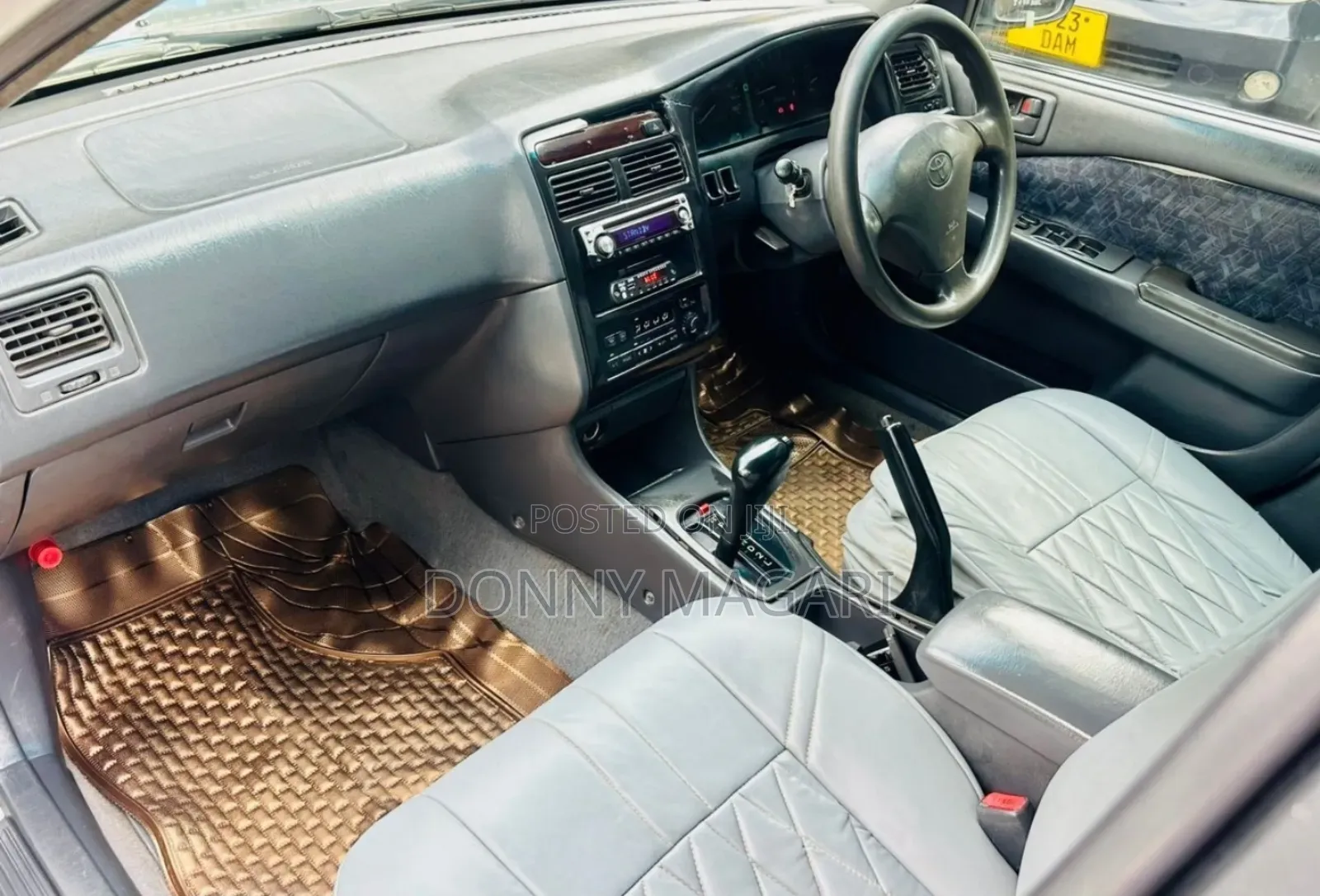 Toyota Carina 1.5 FWD Sedan 2000 Silver