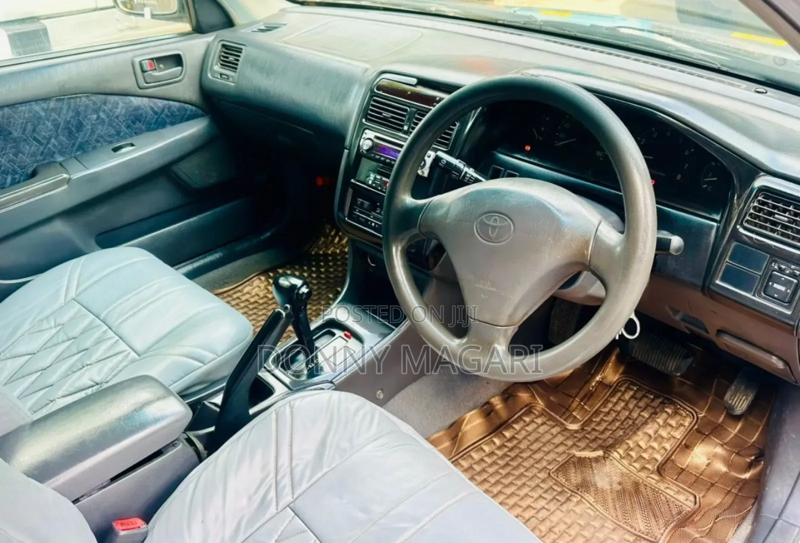 Toyota Carina 1.5 FWD Sedan 2000 Silver