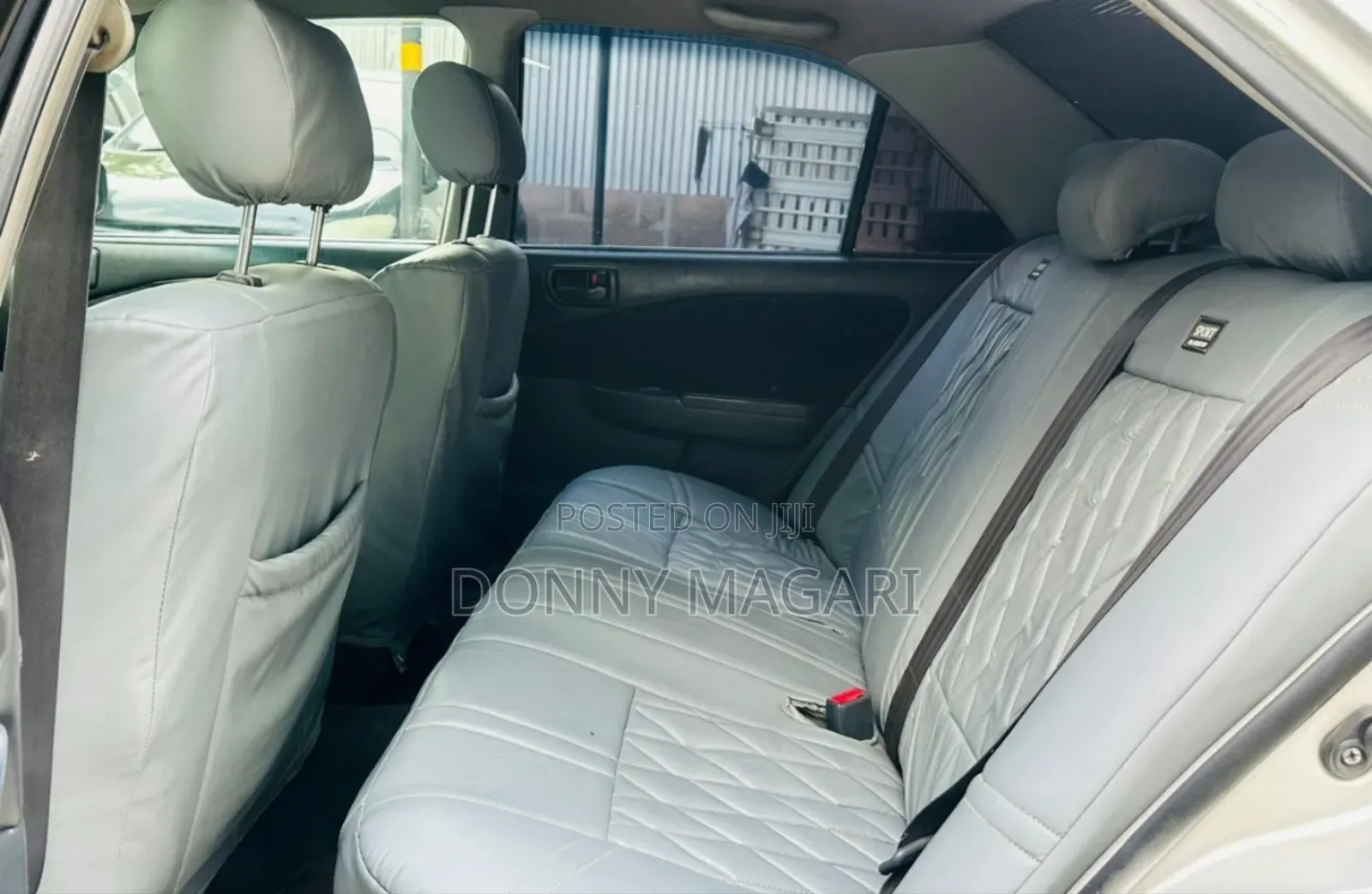 Toyota Carina 1.5 FWD Sedan 2000 Silver