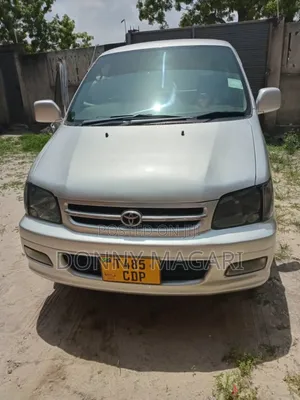 Toyota Noah 2001 Silver