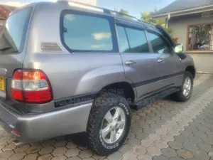 Toyota Land Cruiser 2006 Silver
