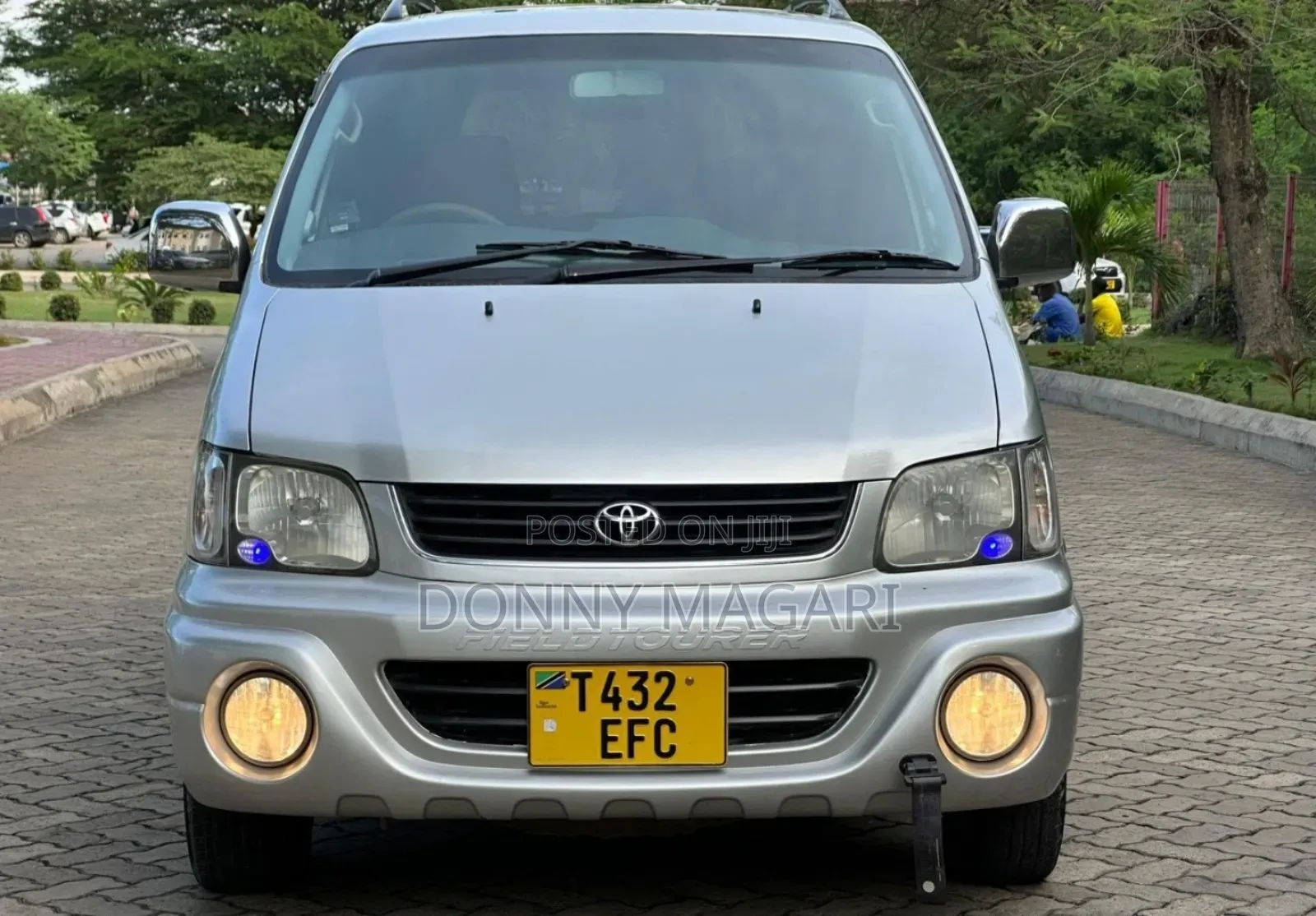 Toyota Noah 2003 Silver
