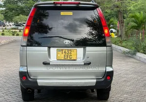 Toyota Noah 2003 Silver