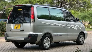Toyota Noah 2003 Silver