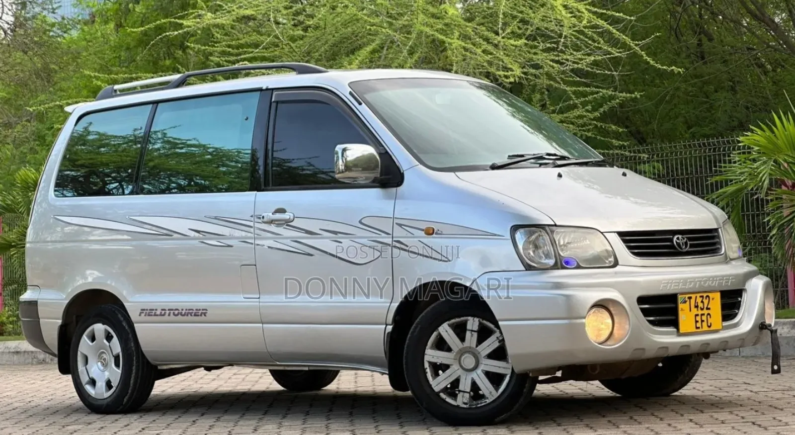 Toyota Noah 2003 Silver