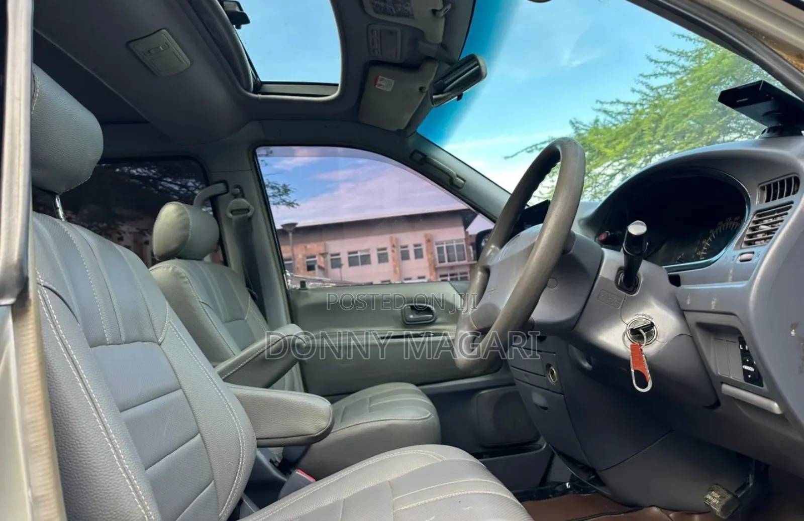Toyota Noah 2003 Silver