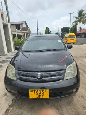 Toyota IST 2005 Black