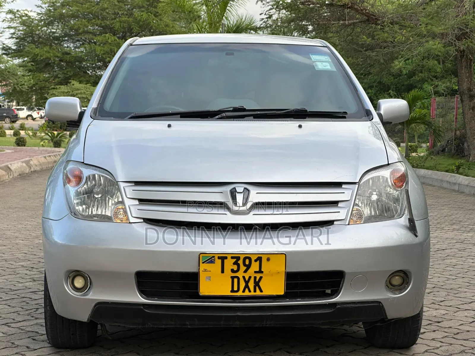 Toyota IST 2004 Silver