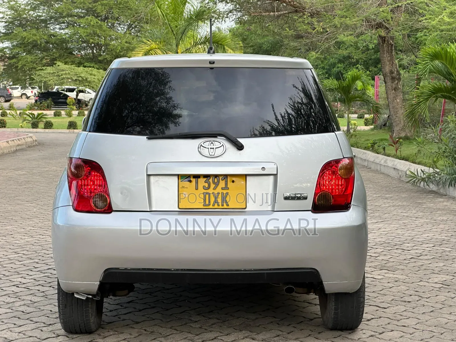 Toyota IST 2004 Silver