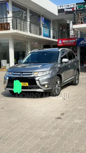Mitsubishi Outlander 2018 Gray