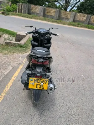 New Honda CB 2025 Black