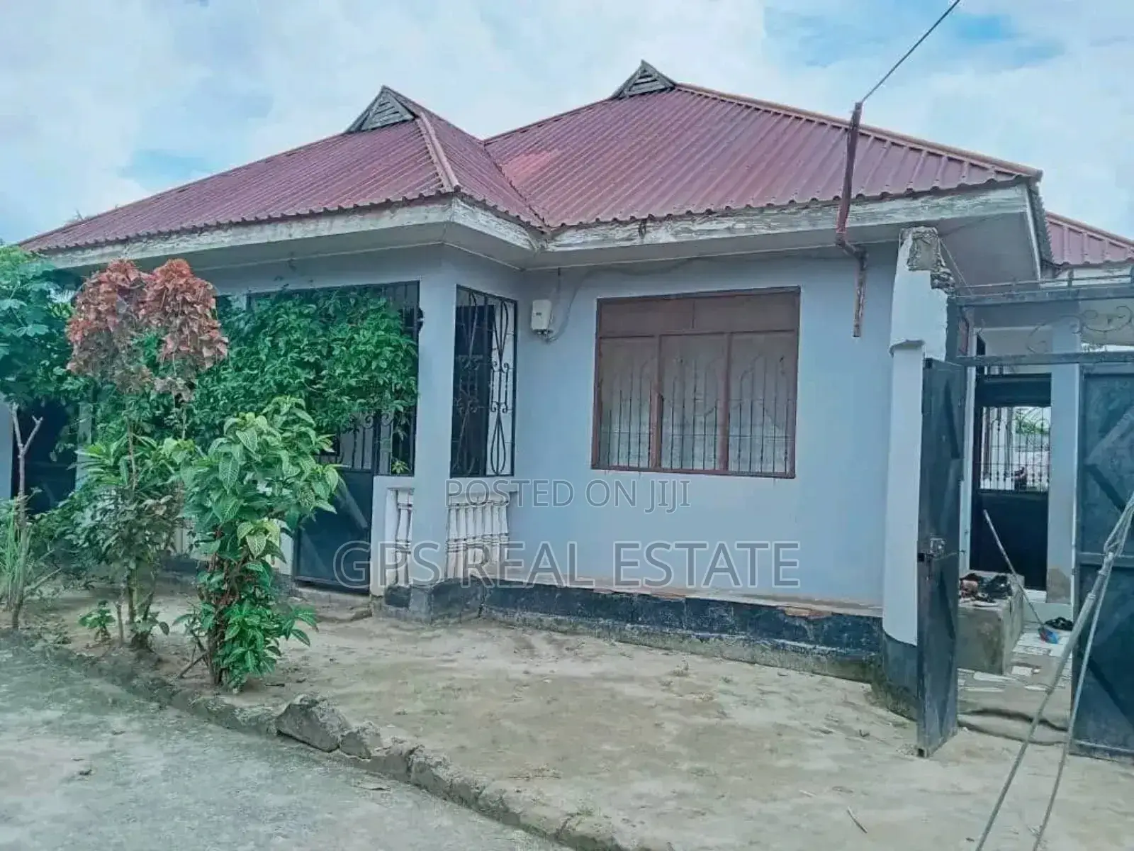 3bdrm House in Kiluvya Kwa Komba, Kinondoni for sale