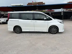 Toyota Noah 2014 White